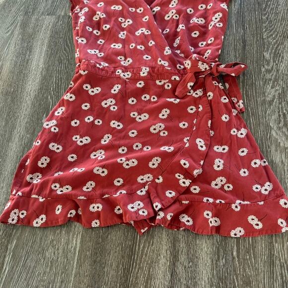 LOFT Red Floral Wrap Skort Romper Dress Sz 6 Short Sleeve V-Neck Ruffle Hem GUC - Picture 8 of 12